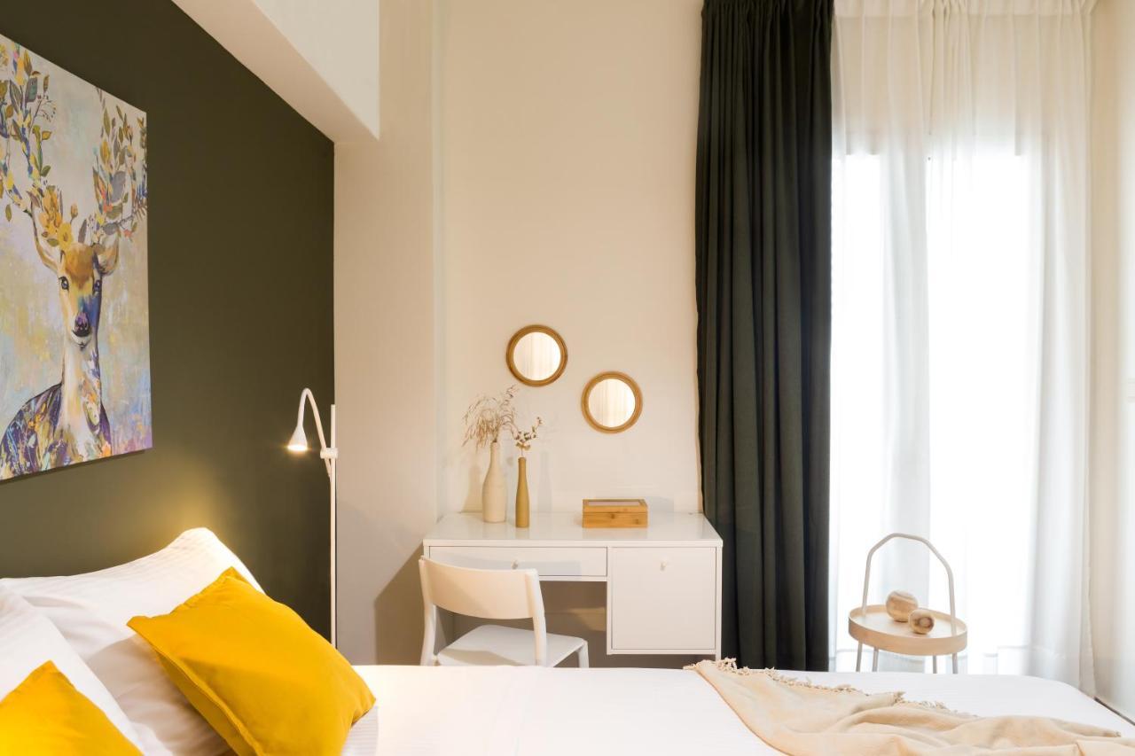 Effie'S Cozy Beach Front Apartment 罗希姆诺 外观 照片