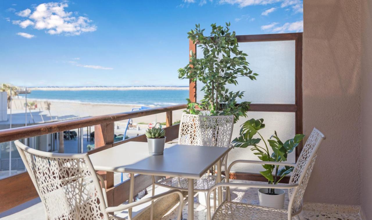 Effie'S Cozy Beach Front Apartment 罗希姆诺 外观 照片