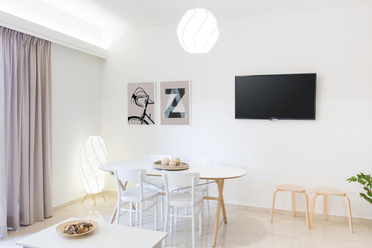 Effie'S Cozy Beach Front Apartment 罗希姆诺 外观 照片