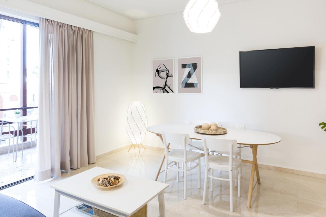 Effie'S Cozy Beach Front Apartment 罗希姆诺 外观 照片