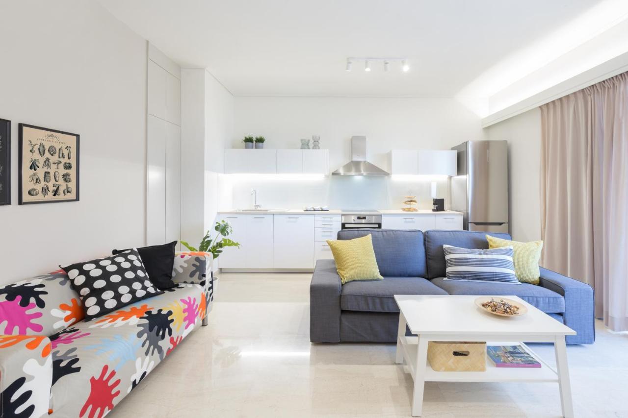 Effie'S Cozy Beach Front Apartment 罗希姆诺 外观 照片